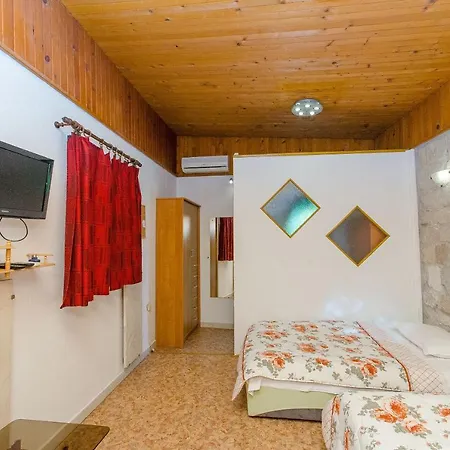 Megi Apartment *
